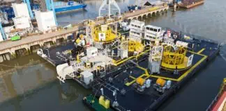 Shallow-Draft Cable Barges ‘Waadrinner’ Inaugurated Jan De Nul, in collaboration with transmission system operator TenneT and ECE Offshore BV, has inaugurated three connected shallow-draft cable installation barges, collectively named Waadrinner, in Rotterdam.