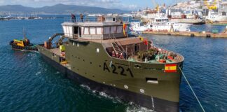 The first of the Swedish Armed Forces' two new work vessels has now taken the step from construction on the slipway to launch. HMS Sälen was launched under ceremonial circumstances at the Spanish shipyard Astilleros Armon Vigo, an important milestone in the project that will strengthen the navy's capabilities in areas such as torpedo recovery, underwater work and logistics.