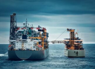 Horizon Gangway Certified for Floating-to-Floating Transfers MacGregor has secured DNV certification for its Horizon gangway for floating-to-floating (F2F) personnel transfer, enabling motion-compensated walkway connections between two independently moving vessels.