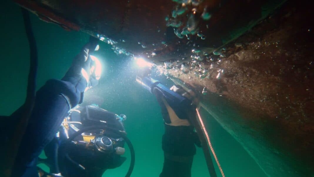Belgium-based underwater ship repair specialist Hydrex has completed an underwater stern tube seal replacement on a 180-metre container ship in Algeciras, allowing the vessel to remain afloat and avoid a costly drydock visit.